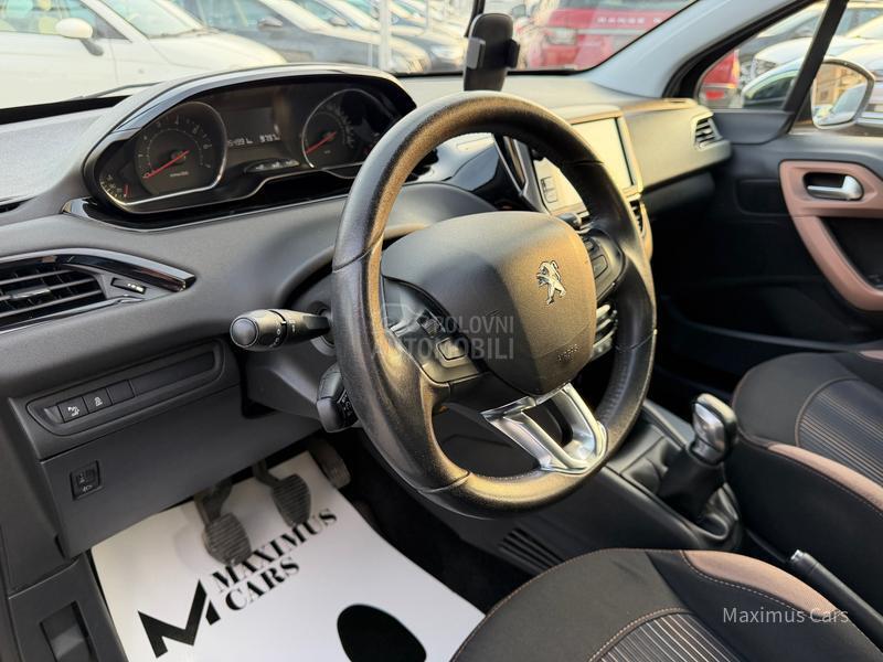 Peugeot 208 1.2b