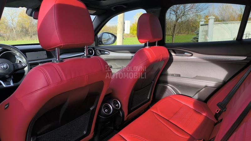 Alfa Romeo Stelvio Karbon/pano