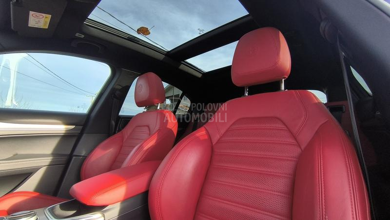 Alfa Romeo Stelvio Karbon/pano