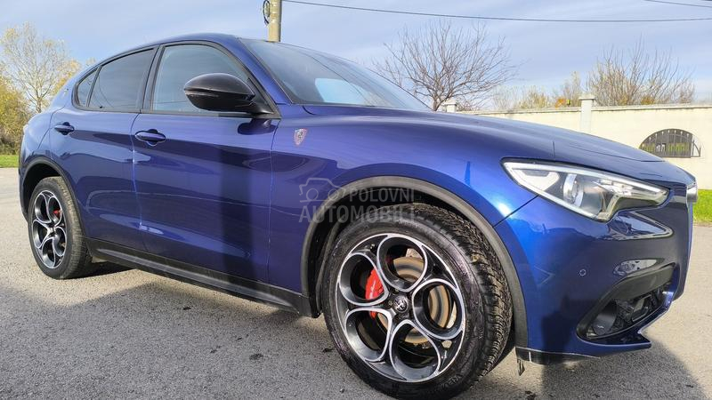 Alfa Romeo Stelvio Karbon/pano