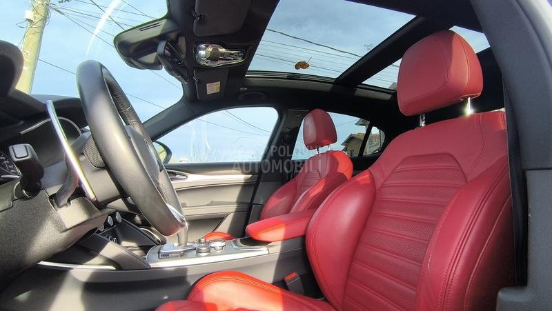 Alfa Romeo Stelvio Karbon/pano