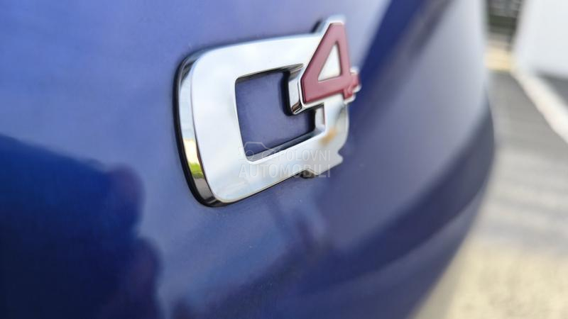 Alfa Romeo Stelvio Karbon/pano