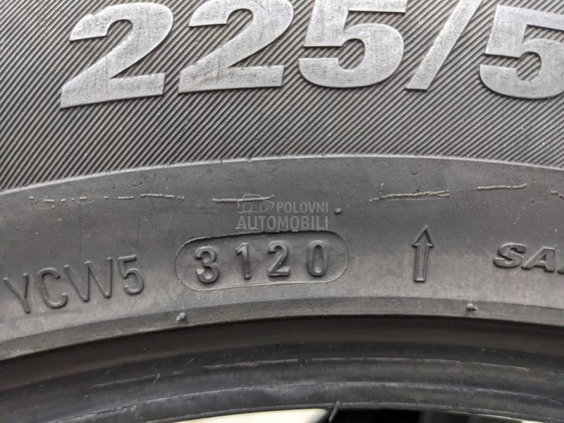 Kumho 225/55 R17 Zimska