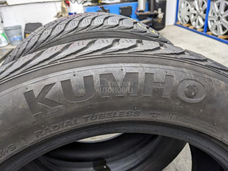 Kumho 225/55 R17 Zimska