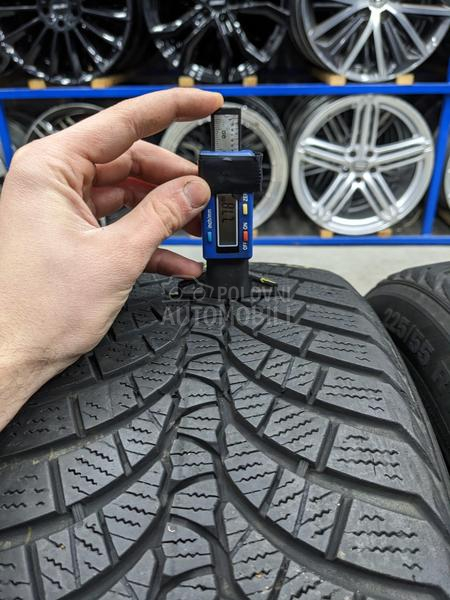 Kumho 225/55 R17 Zimska