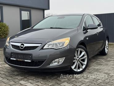 Opel Astra J 1.4 ESSENTIA