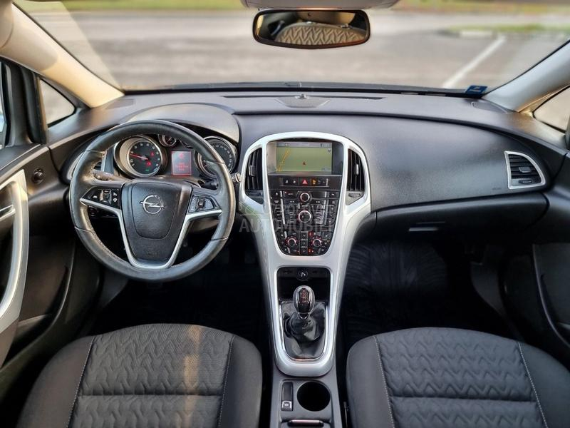 Opel Astra J 1.4T active Ch