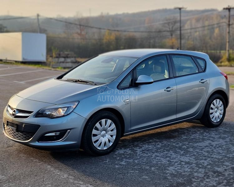 Opel Astra J 1.4T active Ch