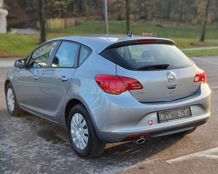 Opel Astra J 1.4T active Ch