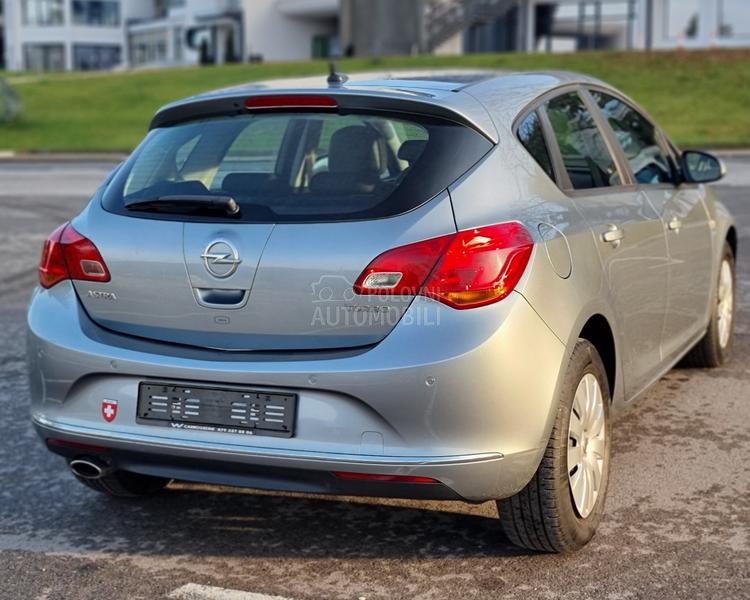 Opel Astra J 1.4T active Ch