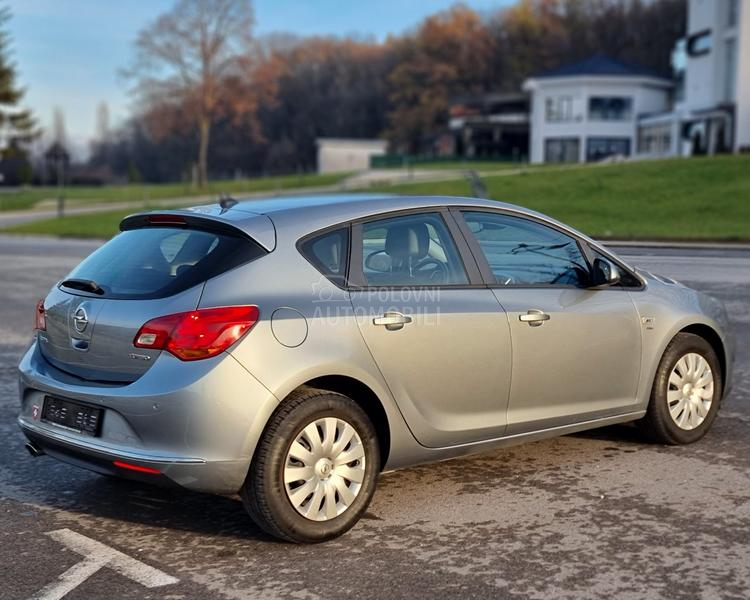 Opel Astra J 1.4T active Ch