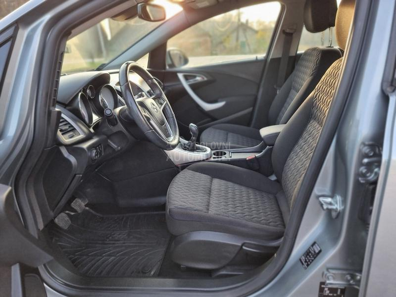 Opel Astra J 1.4T active Ch