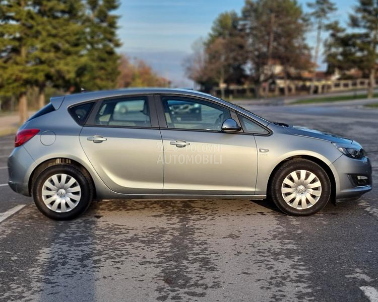 Opel Astra J 1.4T active Ch