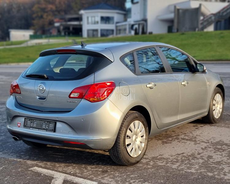 Opel Astra J 1.4T active Ch
