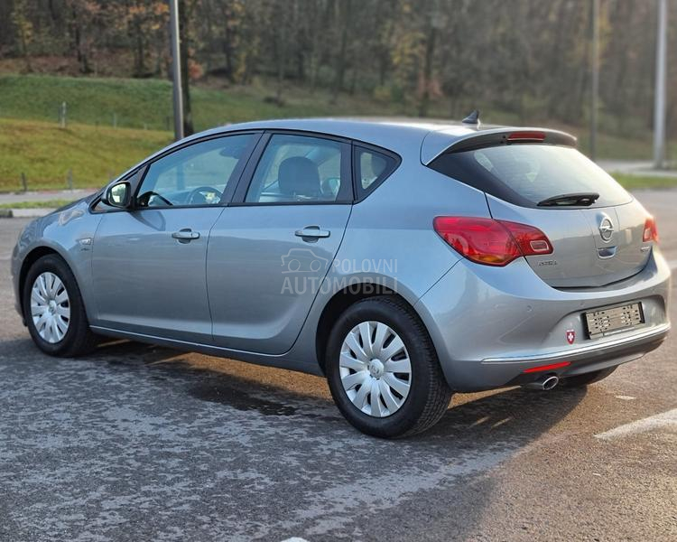 Opel Astra J 1.4T active Ch