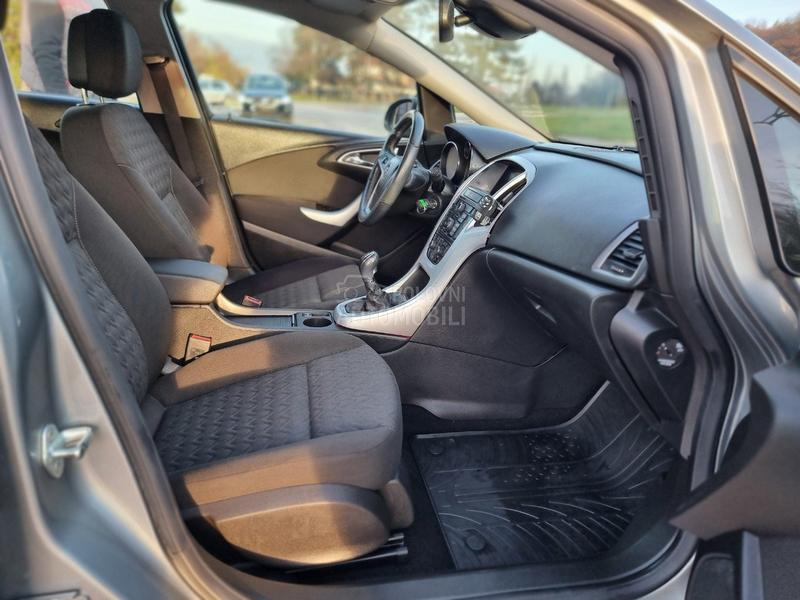 Opel Astra J 1.4T active Ch