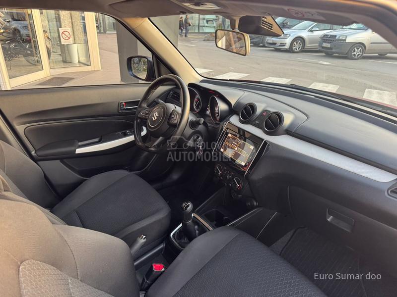 Suzuki Swift PREMIUM 2WD 5MT