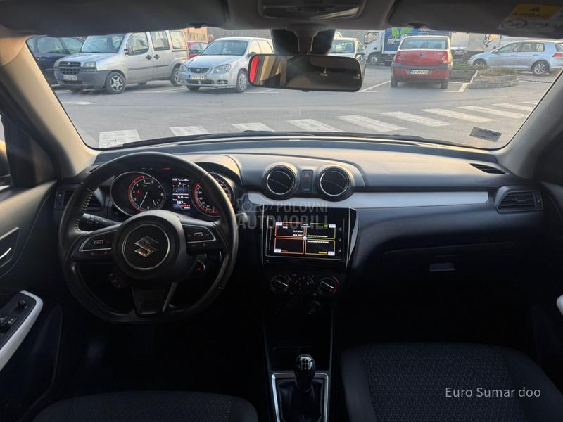 Suzuki Swift PREMIUM 2WD 5MT