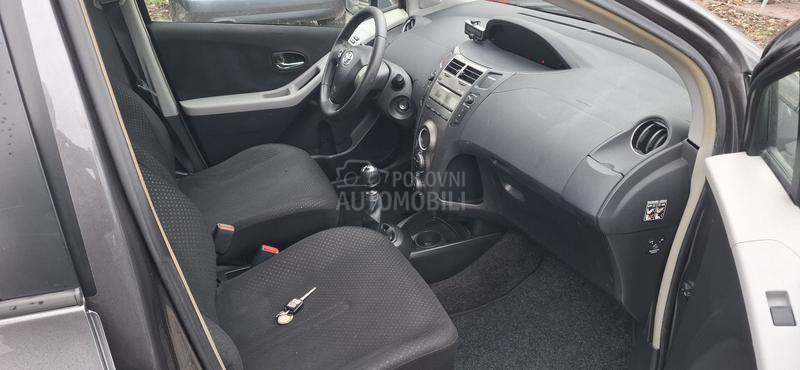 Toyota Yaris 1.3 BENC