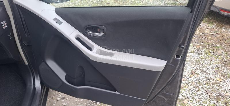 Toyota Yaris 1.3 BENC