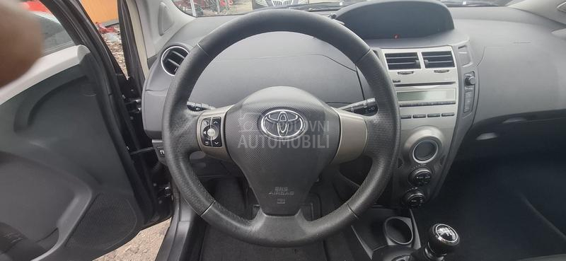 Toyota Yaris 1.3 BENC