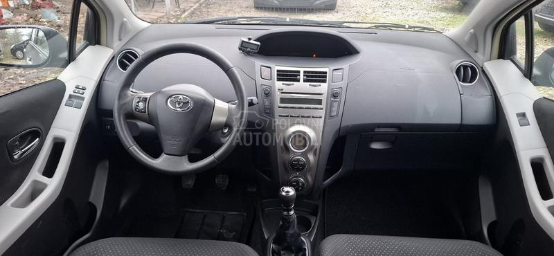 Toyota Yaris 1.3 BENC