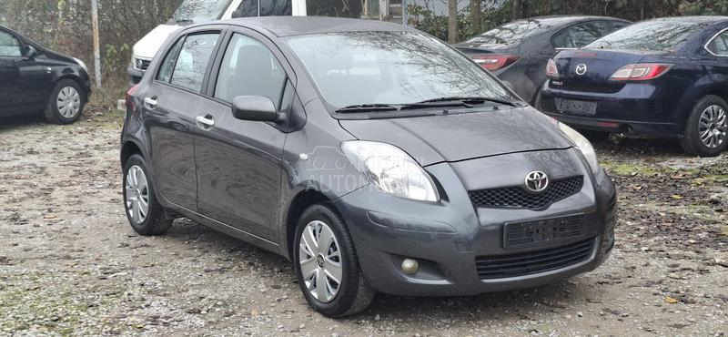 Toyota Yaris 1.3 BENC