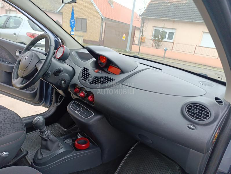 Renault Twingo 1 09000 k m