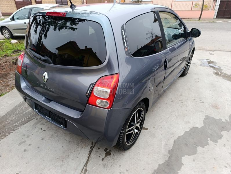 Renault Twingo 1 09000 k m