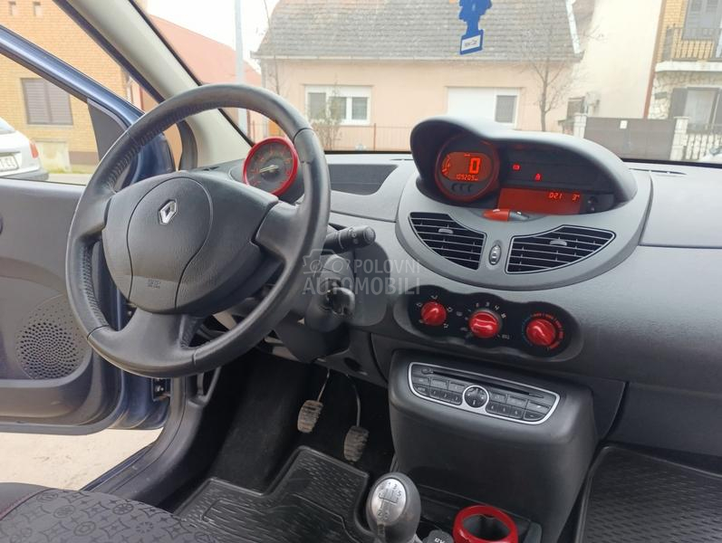 Renault Twingo 1 09000 k m