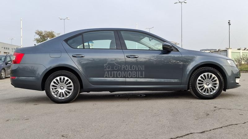 Škoda Octavia S A L O N