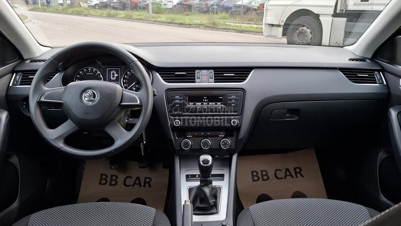 Škoda Octavia S A L O N