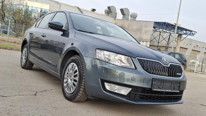 Škoda Octavia S A L O N