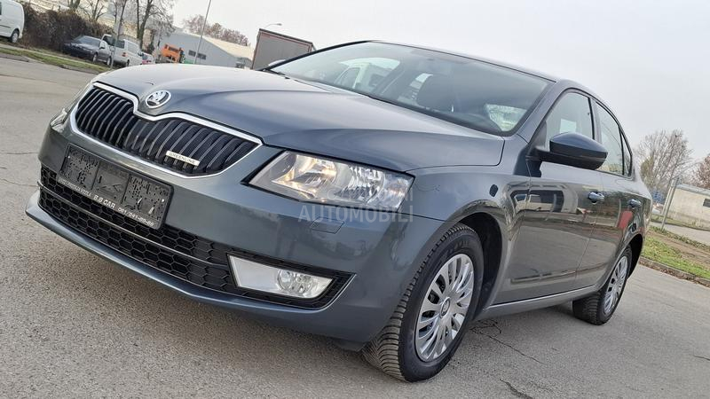 Škoda Octavia S A L O N