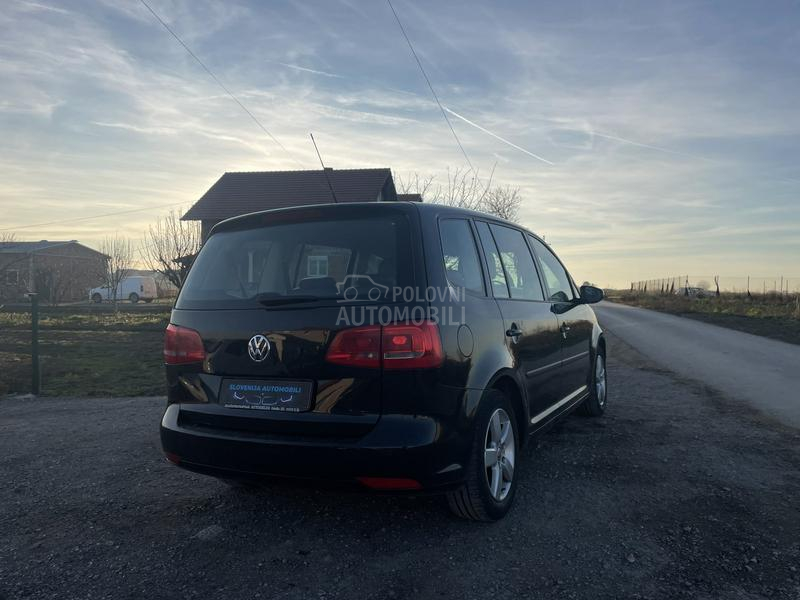 Volkswagen Touran 2.0 DSG 4X4 7SED
