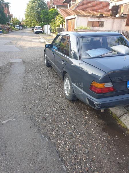 Mercedes Benz E 230 