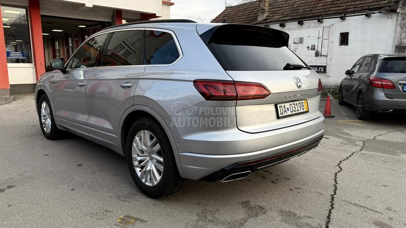 Volkswagen Touareg 3 R line Matrix