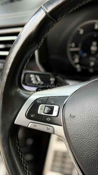 Volkswagen Touareg 3 R line Matrix