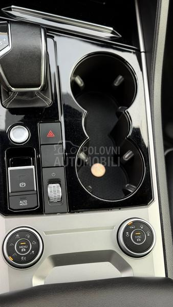 Volkswagen Touareg 3 R line Matrix