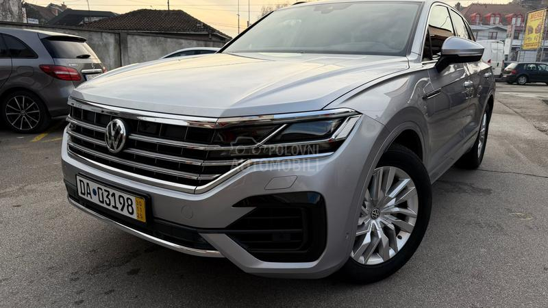 Volkswagen Touareg 3 R line Matrix