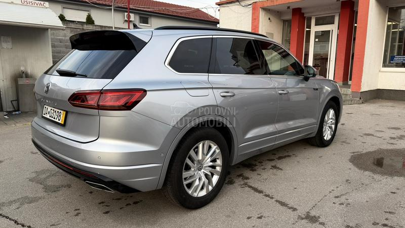 Volkswagen Touareg 3 R line Matrix