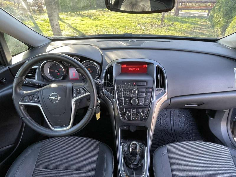 Opel Astra J 1.7 cdti