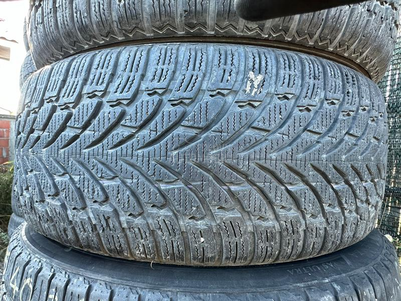 Nokian 235/55 R18 Zimska