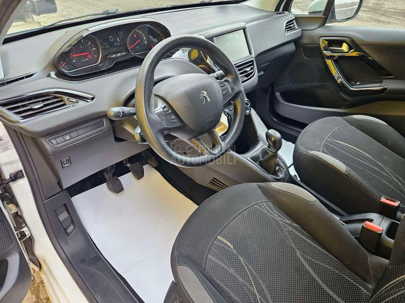 Peugeot 208 ZA TRG.OVCE/TO.P CEN