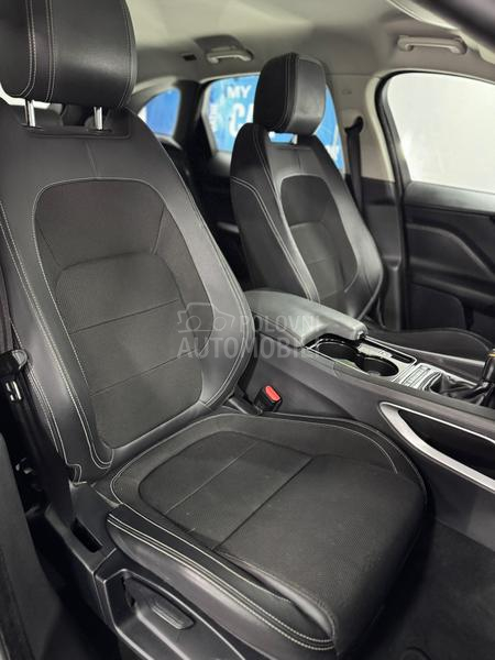 Jaguar F pace R Sport