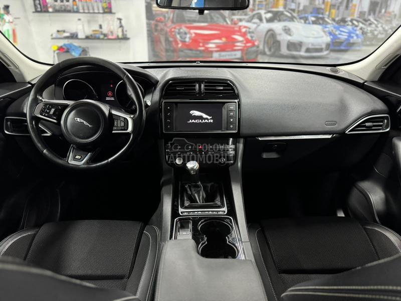 Jaguar F pace R Sport