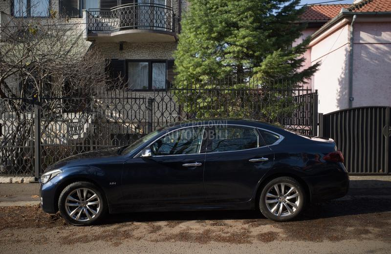 Infiniti Q70 2.2
