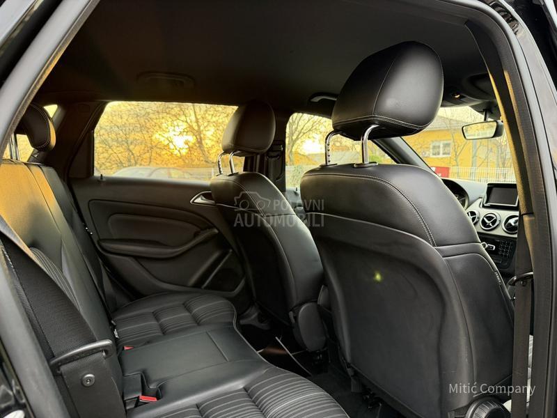 Mercedes Benz B 180 PREMIUM