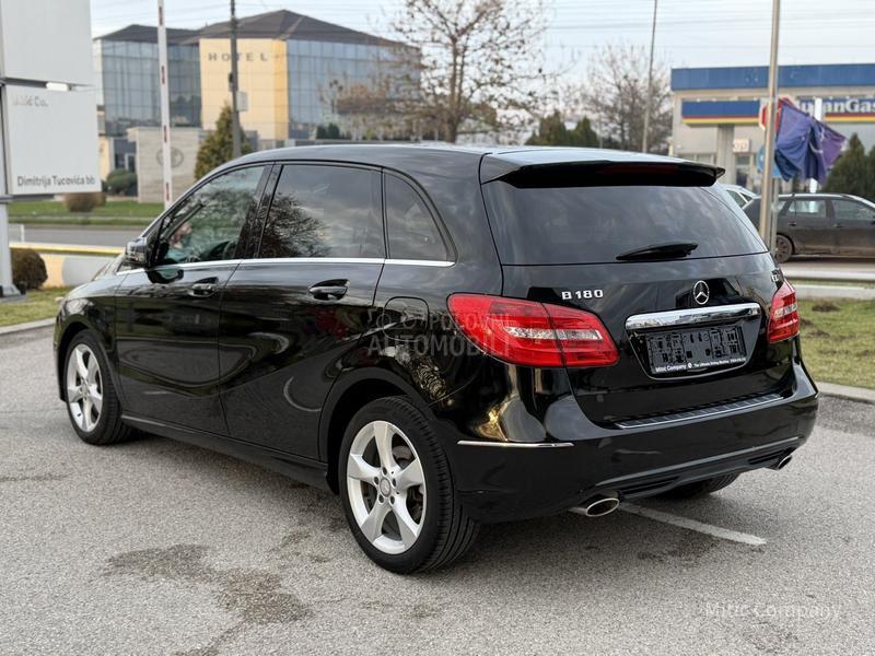Mercedes Benz B 180 PREMIUM