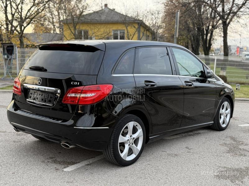 Mercedes Benz B 180 PREMIUM